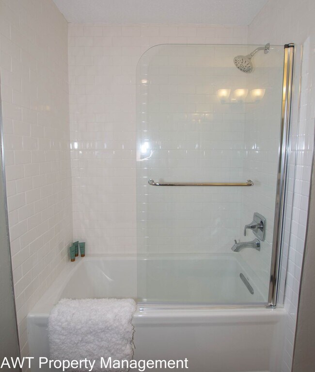 Building Photo - Long Term, Fully Furnished Rental in the H...