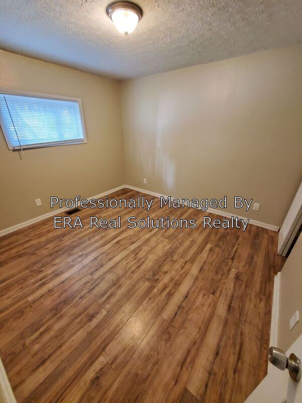 Building Photo - 723 Demorest Rd