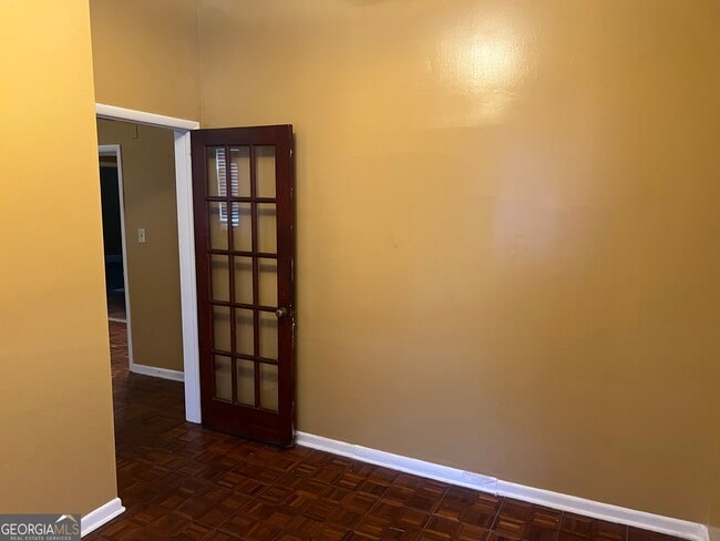 Building Photo - 2011 Albany St