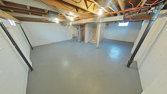 Building Photo - "3-Bed Haven with Granite Touches in St. Clair Shores – Perfect for Cozy Living!"