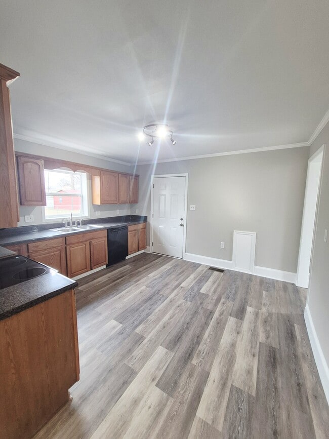 Building Photo - 3325 Florida Ave