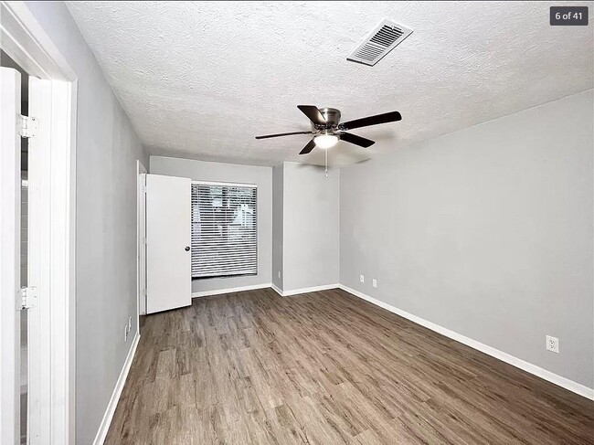 Building Photo - 326 Warm Springs Cir