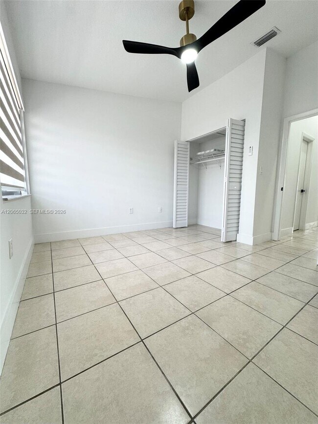 Building Photo - 5580 W 26th Ct