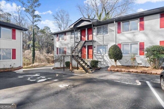 Building Photo - 2172 Park Terrace