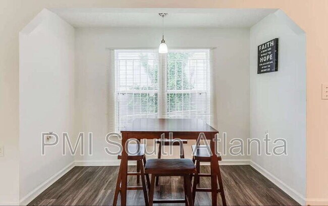 Building Photo - 1173 Moton Ave SW