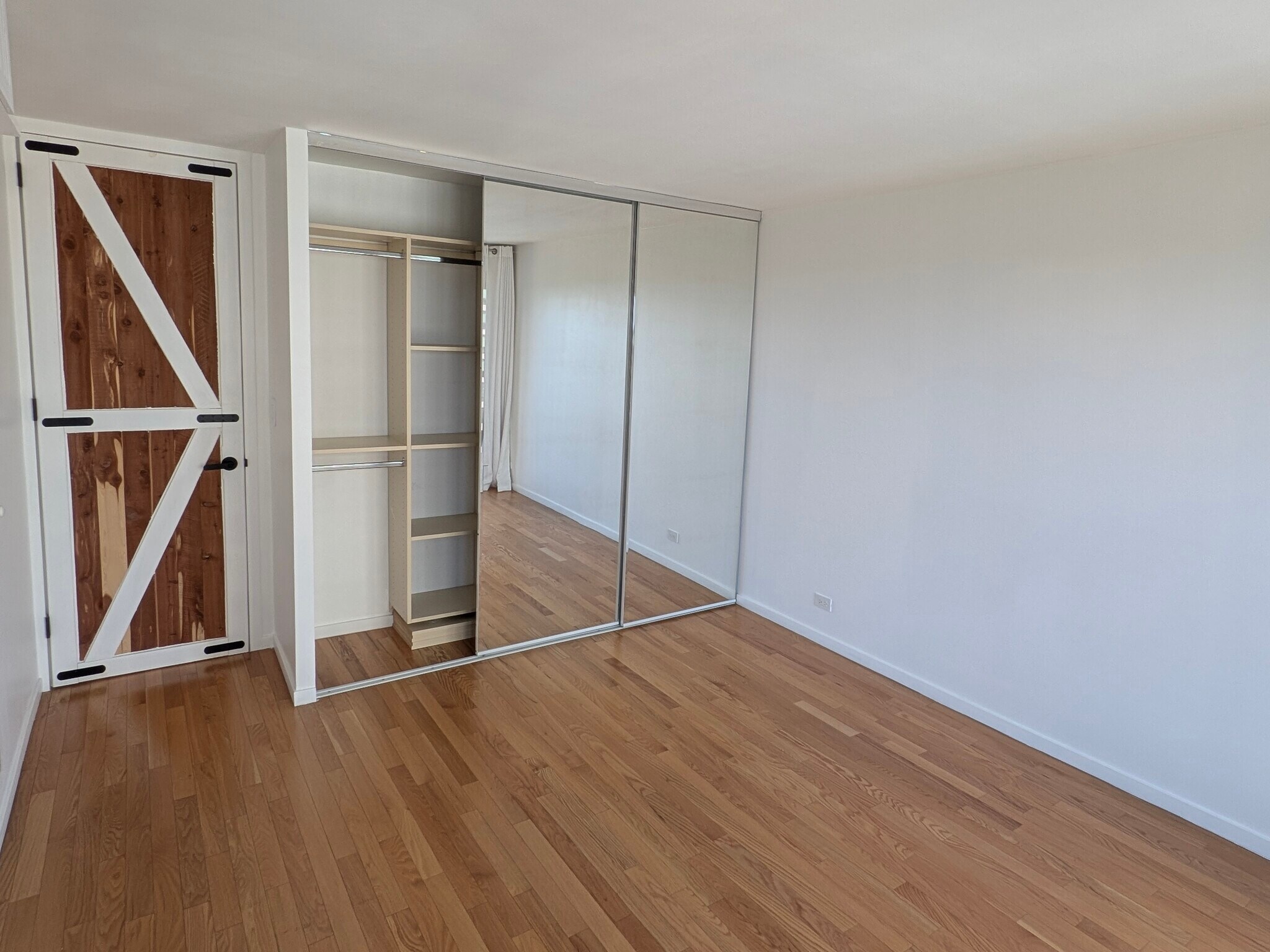 10. Bedroom Closet - 1960 N Lincoln Park W