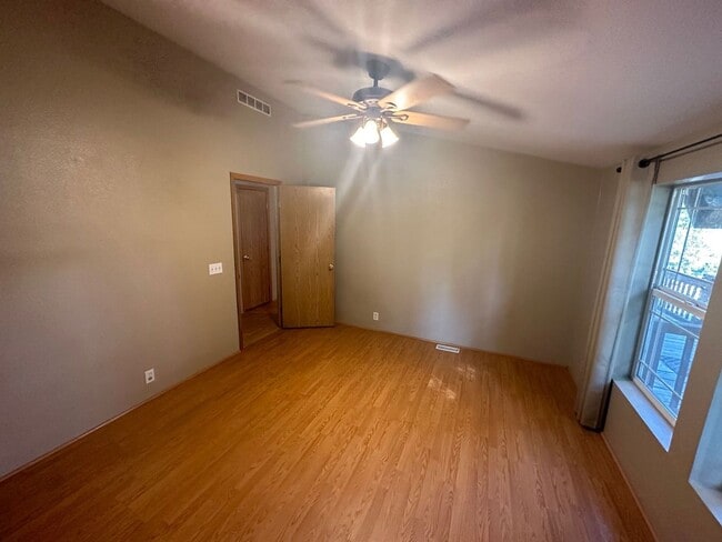 Building Photo - 2659 OR-422