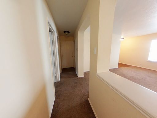 Building Photo - Immaculate 3/2 Rental-Close to Everything-...