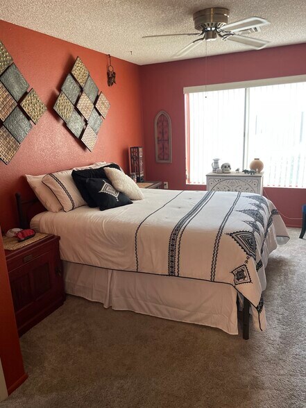 Building Photo - 14300 W Bell Rd