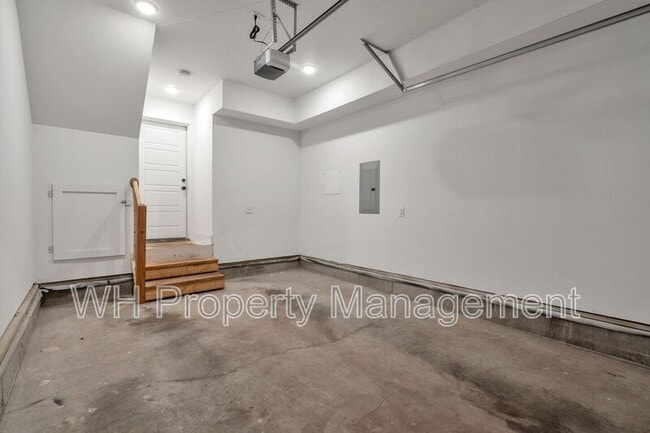 Building Photo - 1021A Elvira Ave