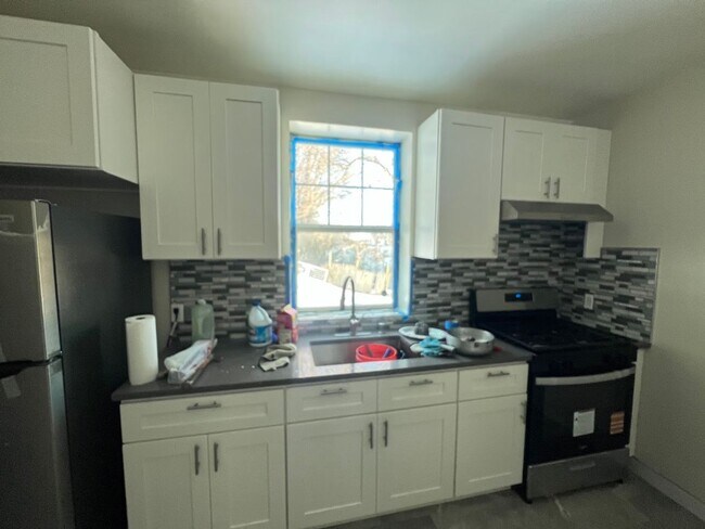 Building Photo - 648 S 17th St