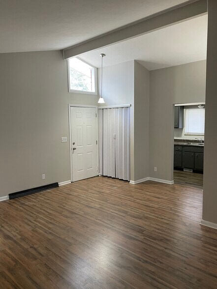 Primary Photo - 1616 Maxen Dr