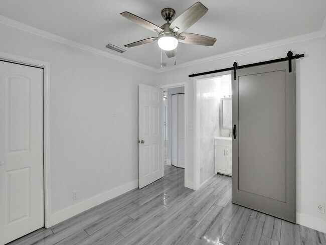 Building Photo - 601 NE 59th Ct