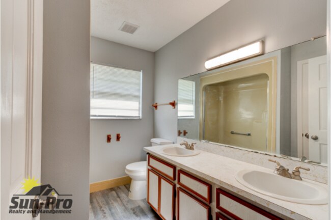 Building Photo - 2903 Lantern Dr