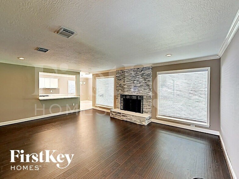 Building Photo - 672 Ravensworth Dr