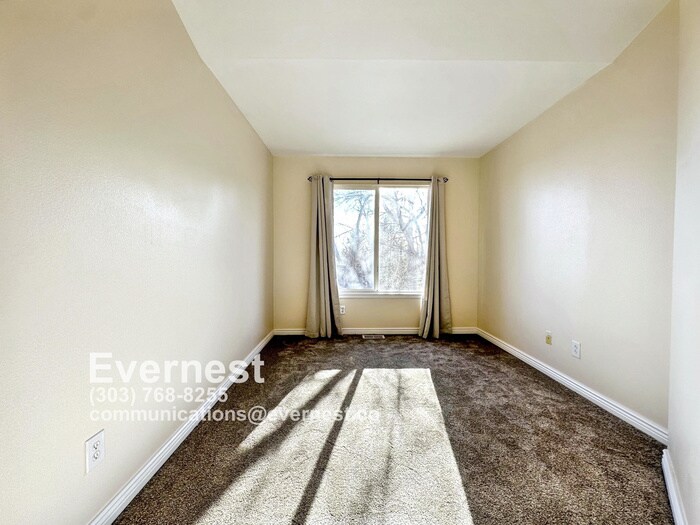 Building Photo - 9600 W Chatfield Ave