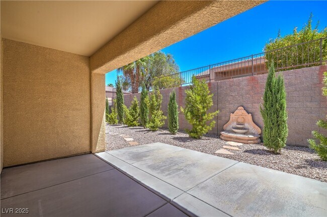 Building Photo - 2180 Waterton Rivers Dr