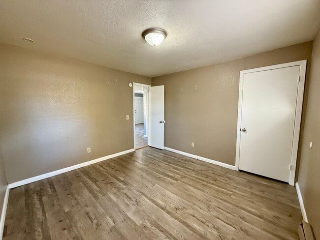 Building Photo - 2 Bedrooms, 1 Bathroom Home in Paragould AR - $940/Month - Section 8 Welcome!