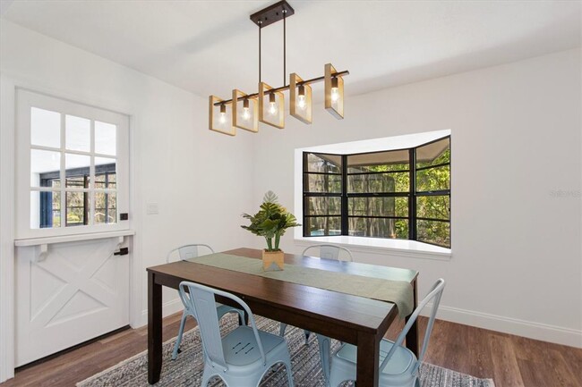 Building Photo - 11218 Creek View Dr