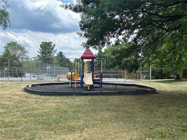 Building Photo - 903 Lynwood Ct