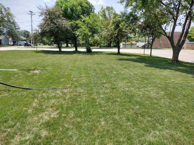 Building Photo - 8240 W Cold Spring Rd