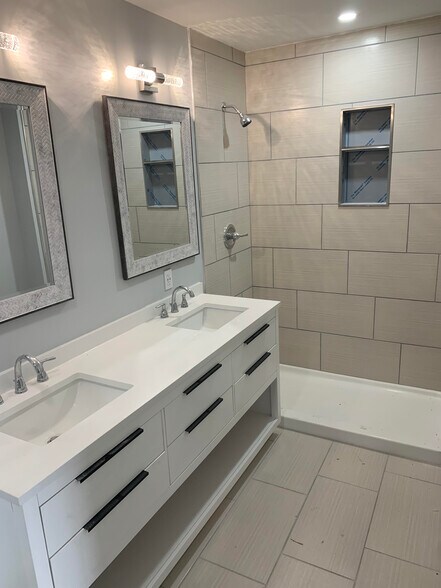 Building Photo - 905 Ardmore Dr