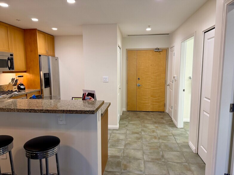 Building Photo - 850 Beech St