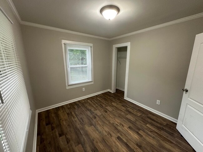 Building Photo - 416 Airline Ext