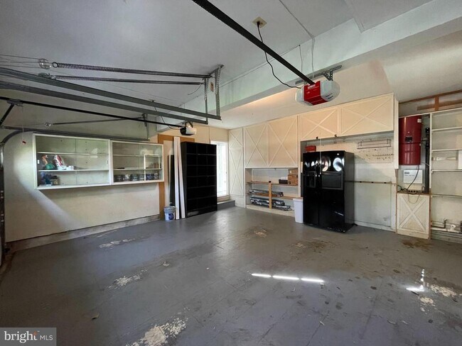 Building Photo - 9440 Flowerden Ln