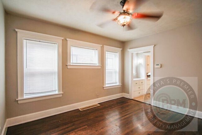 Building Photo - 530 Park Ave