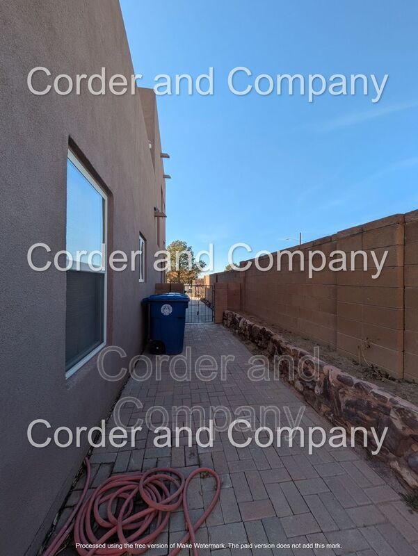 Building Photo - 940 Sellers Dr NE