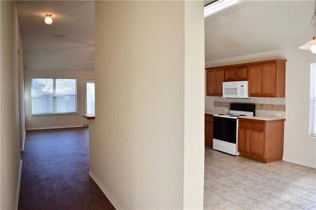 Building Photo - 1000 Salt Creek Trail