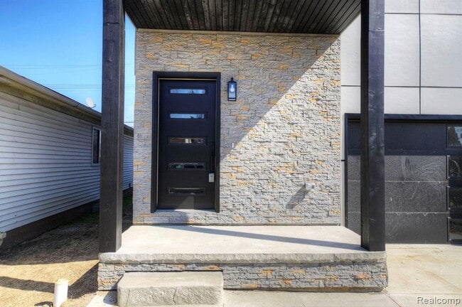 Building Photo - 2808 Goodrich St