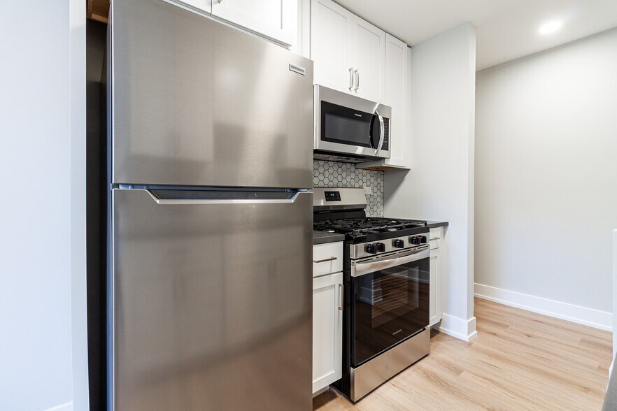 Building Photo - 520 W Aldine Ave