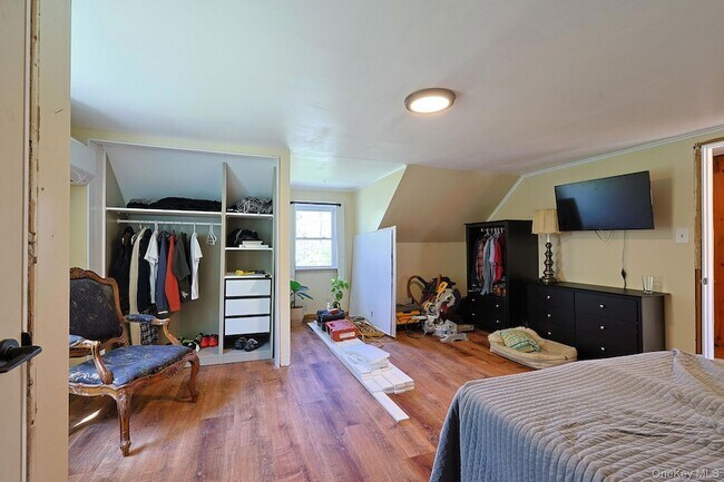 Building Photo - 1604 NY-9G