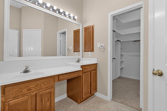 Building Photo - 24711 Laurel Chase Ln