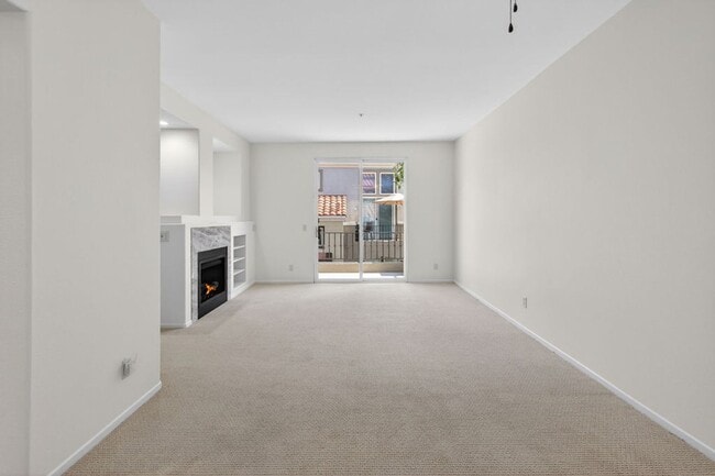 Building Photo - Bright & Updated 2 Bedroom Home with Flexible Primary Retreat and Amazing Community Amenities!