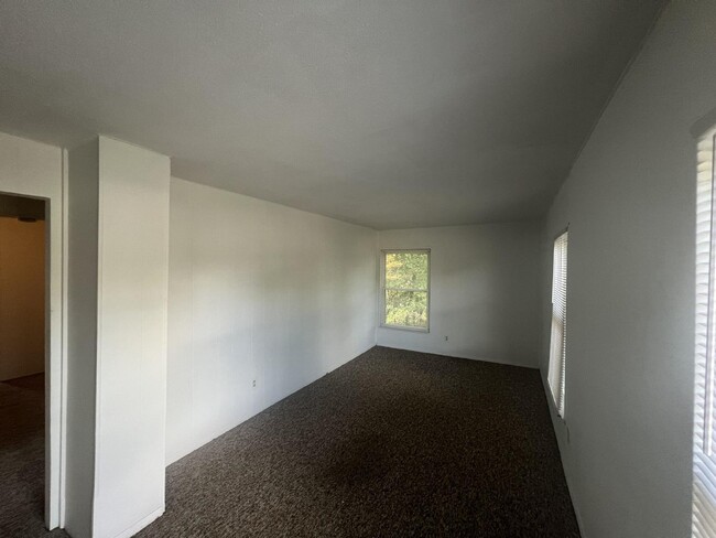 Building Photo - Hudsonville 1BR Upper