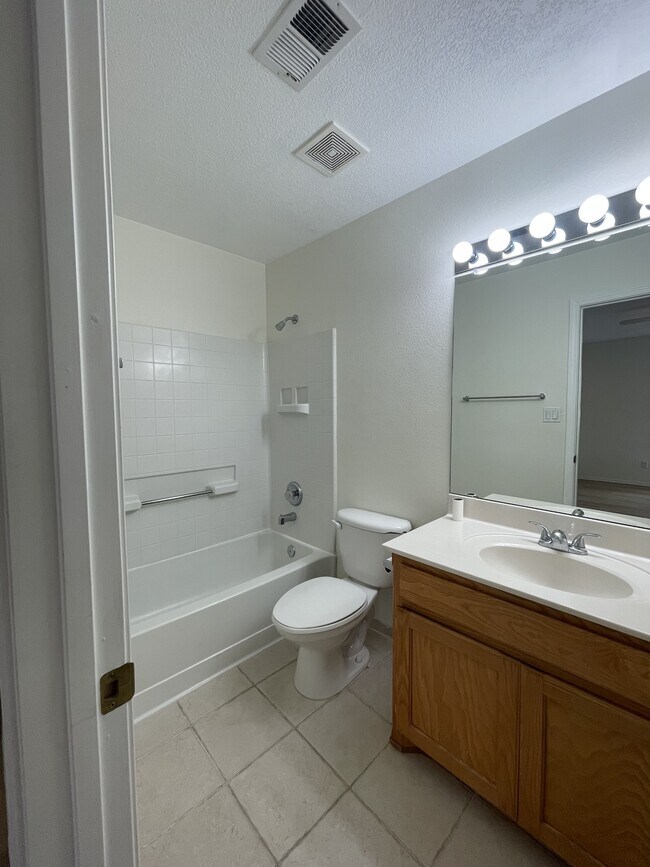 Building Photo - 5323 Red Mesa Ave SW