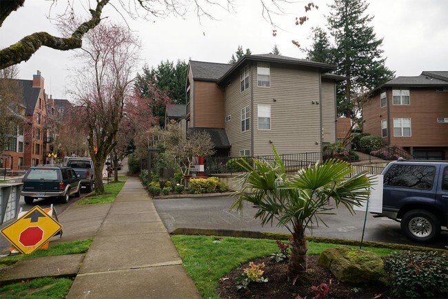 Building Photo - 295 3rd St