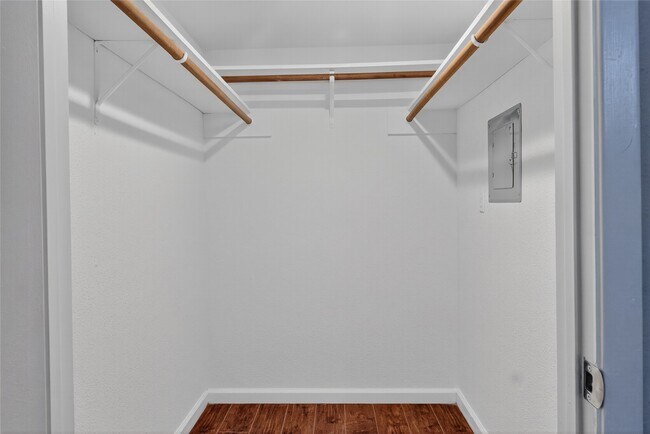 Building Photo - 10555 Turtlewood Ct