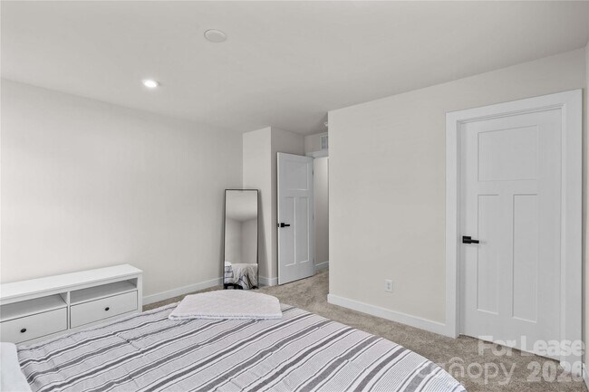 Building Photo - 14321 Sunnyhill Grove Rd