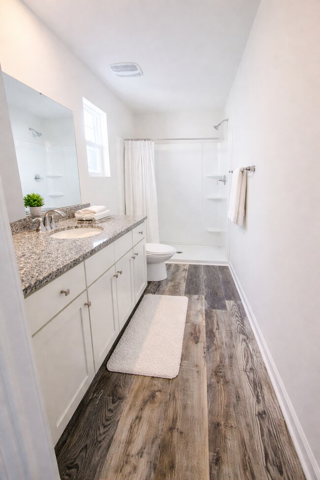 Building Photo - COMING SOON: 3BR Townhome • Full Kitchen • Garage + Driveway