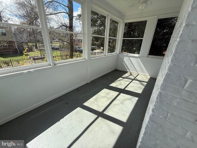 Building Photo - 2115 N Potomac St