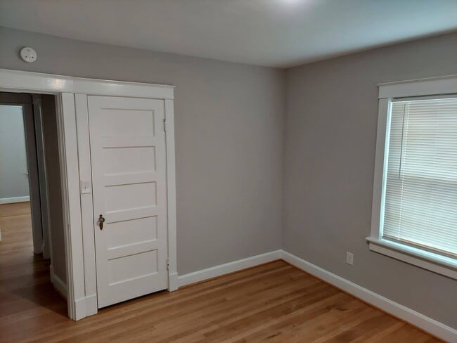 Building Photo - Single Family 3 BR, 2 Bath Rental House in Staunton, Available in November 2025