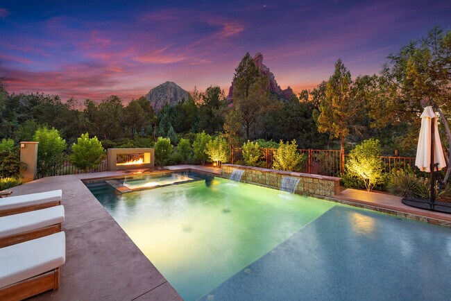 Building Photo - 20 Shadow Rock Dr