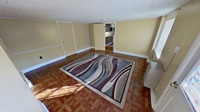 Building Photo - Charming First-Floor Living