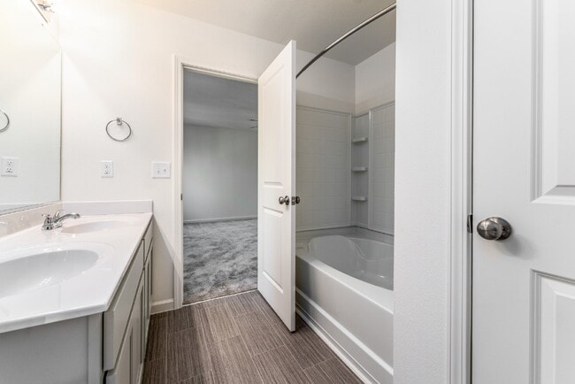 Building Photo - 3662 Foxton Dr