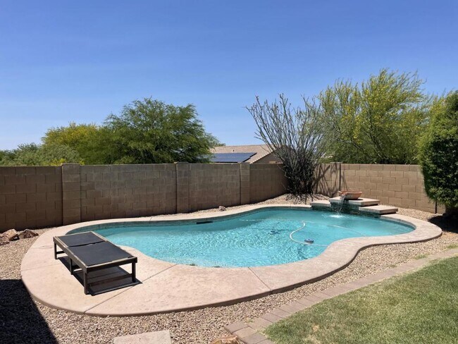 Building Photo - 9649 S San Esteban Dr