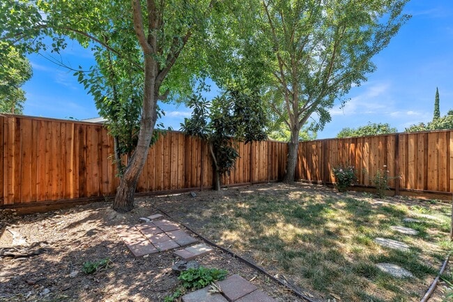 Building Photo - 74 Cedro Cir